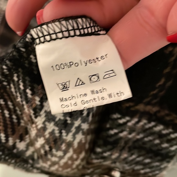Women’s brown and cream plaid Shacket - Picture 7 of 8